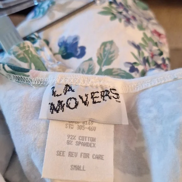 Vintage L.A Movers Floral Cropped Top & Shorts. Size Small - Picture 6 of 7